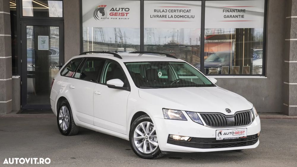 Skoda Octavia Combi Diesel 1.6 TDI DSG Ambition - 4