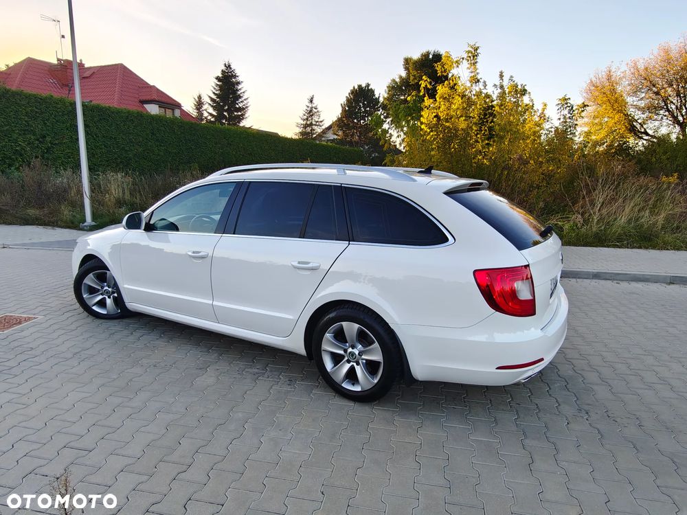 Skoda Superb 2.0 TDI DSG Ambition - 17