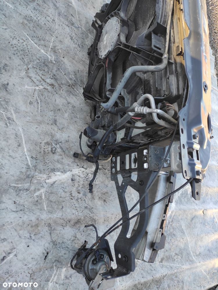 PAS PRZEDNI WZMOCNIENIE CZOŁOWE CHŁODNICE WIATRAK BMW E60 N52 N53 2.5 3.0 B - 7