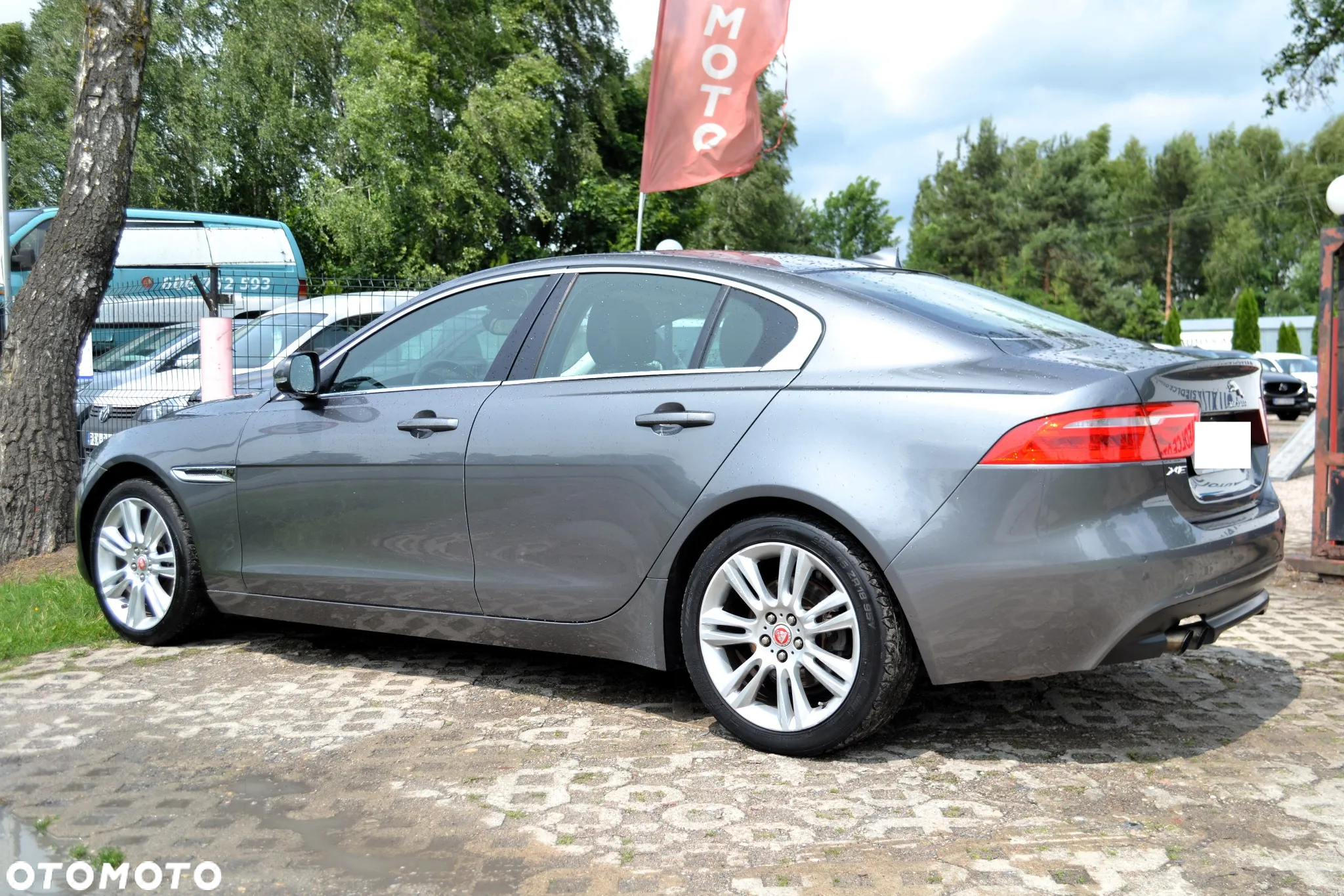 Jaguar XE 20d Prestige - 5