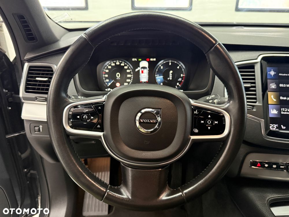 Volvo XC 90 D5 AWD Geartronic Momentum - 22