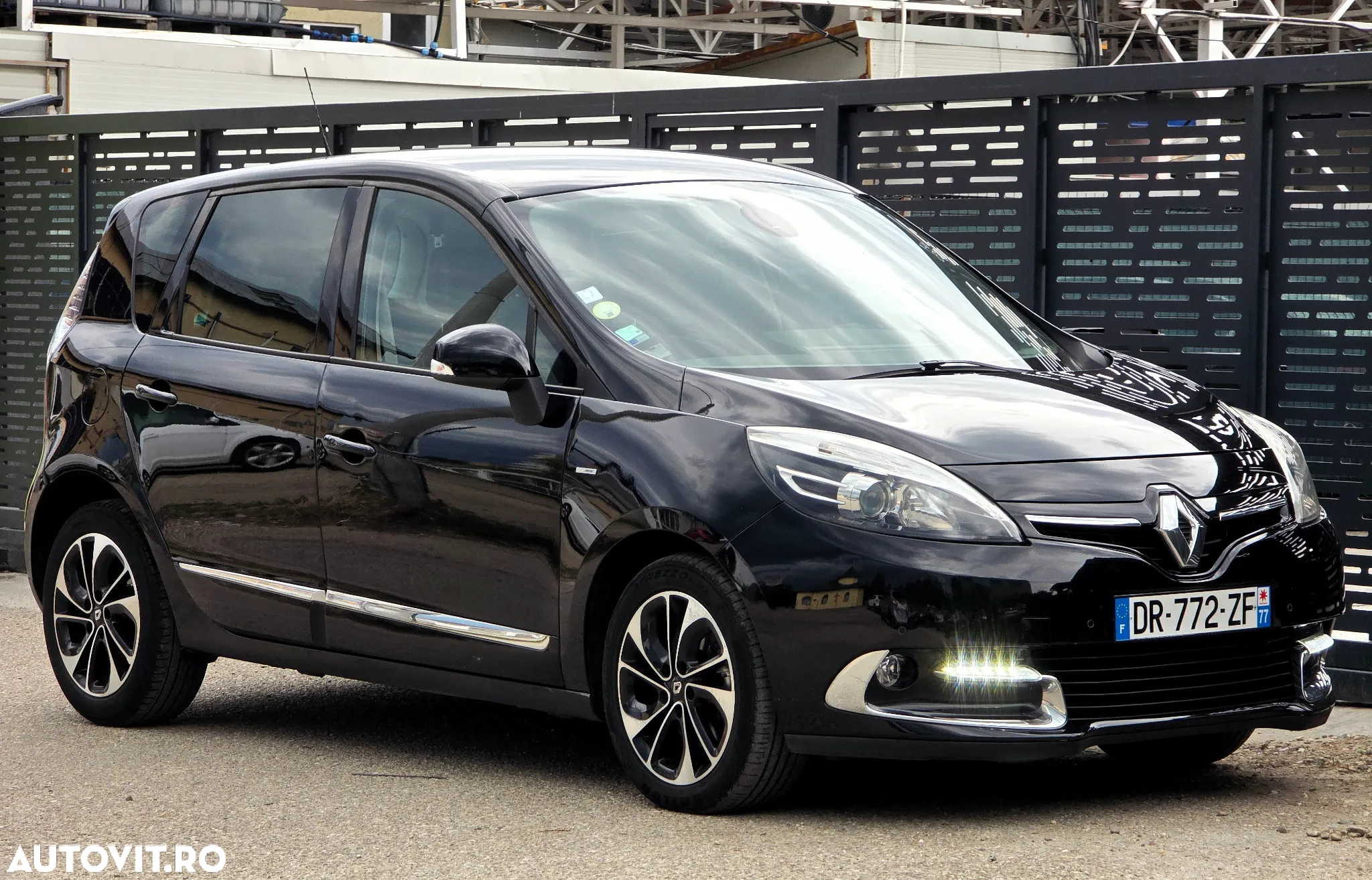 Renault Scenic ENERGY dCi 130 BOSE EDITION - 4