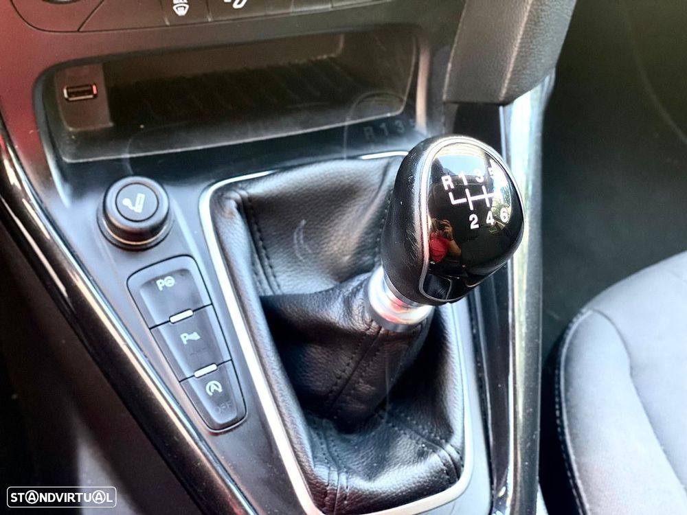 Ford Focus SW 1.5 TDCi Titanium - 21