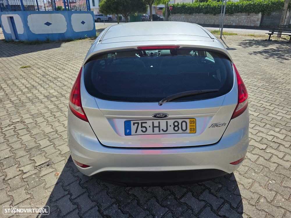 Ford Fiesta 1.25 Techno - 27