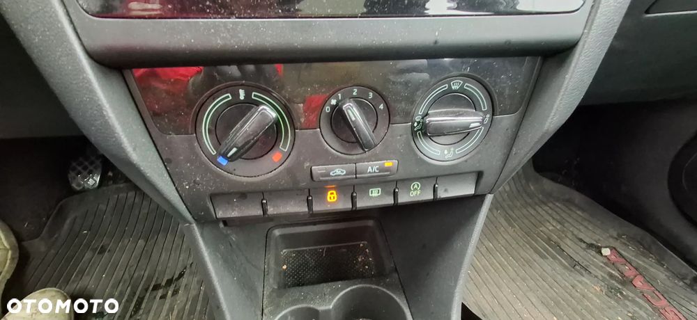 Skoda RAPID 1.0 TSI Style - 13