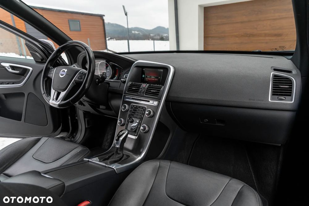 Volvo XC 60 D3 Geartronic Summum - 26