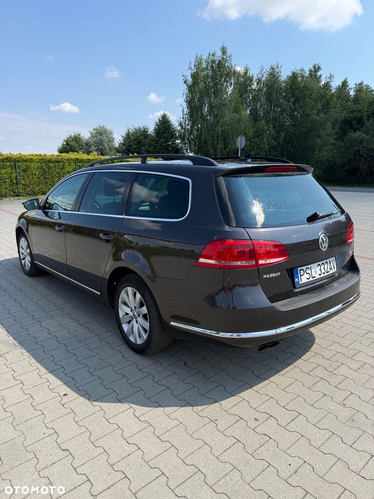 Volkswagen Passat - 4
