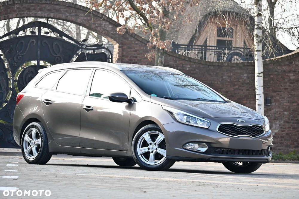 Kia Ceed - 13