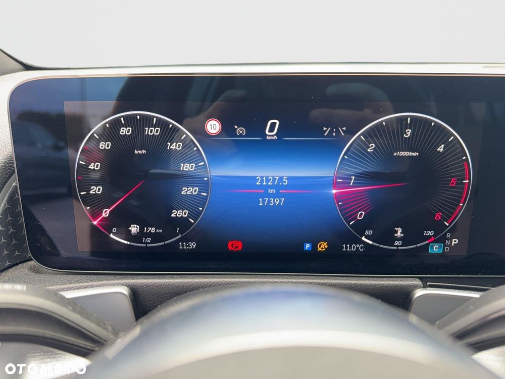 Mercedes-Benz GLB - 12