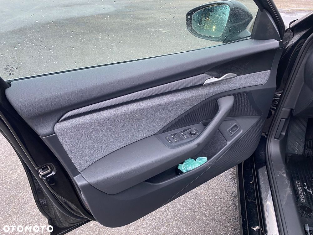 Skoda Superb 2.0 TDI DSG Ambition - 9