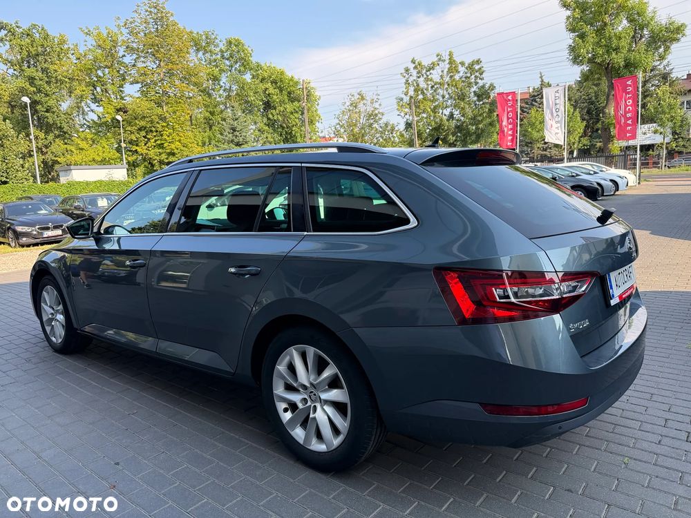 Skoda Superb 1.8 TSI Ambition DSG - 31
