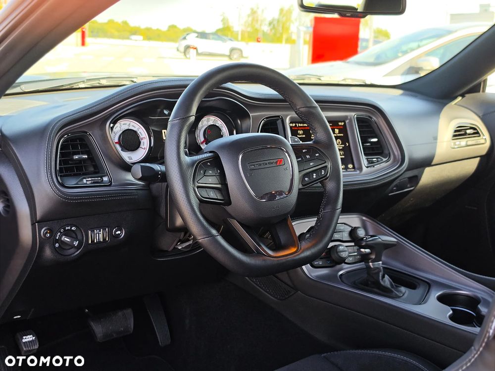 Dodge Challenger 5.7 R/T - 10
