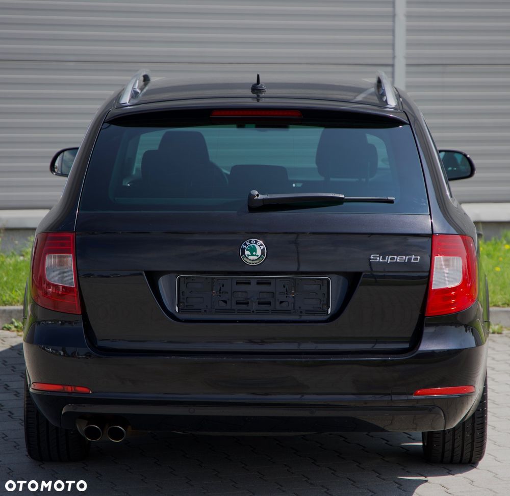 Skoda Superb 1.8 TSI DSG FAMILY - 37