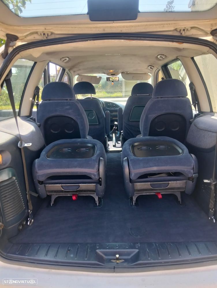 Ford Galaxy - 4