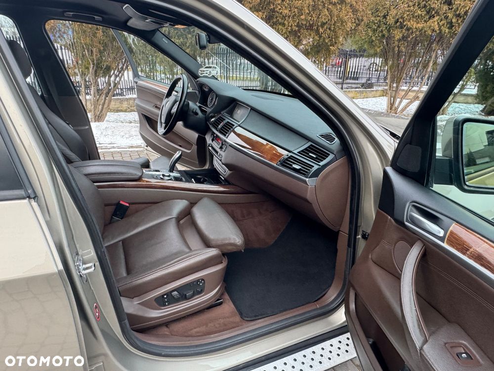 BMW X5 3.0si - 10