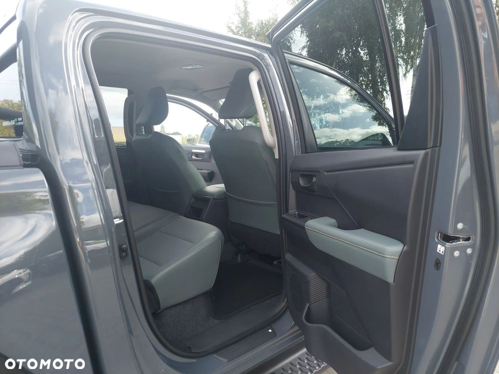 Toyota Hilux 2.8 D-4D mHEV Double Cab Invincible 4x4 - 23
