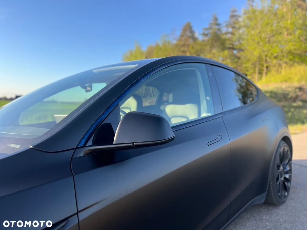 Tesla Model Y Long Range Dual Motor AWD - 3