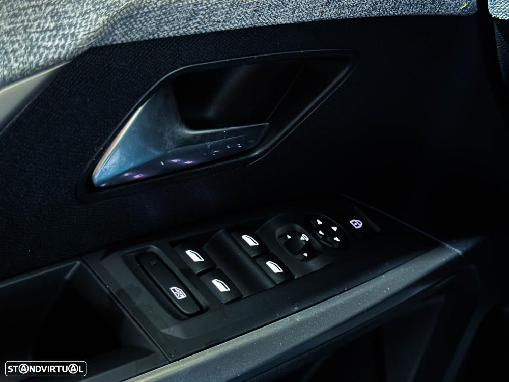 Peugeot 3008 1.2 Hybrid Allure e-DCS6 - 42