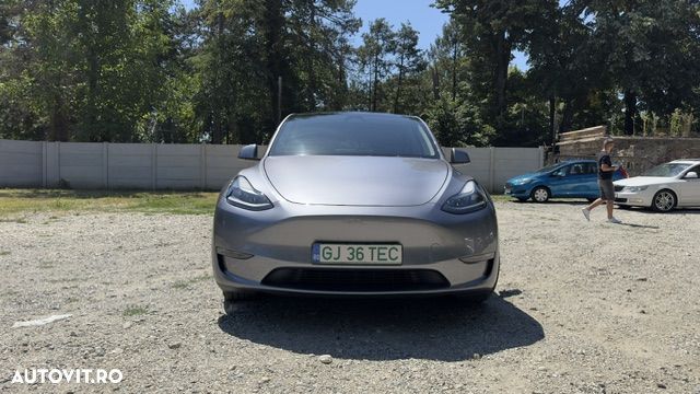 TESLA Model Y 2024 — imagine 9