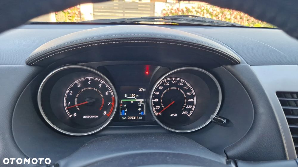 Mitsubishi Outlander 2.0 Invite 2WD - 17