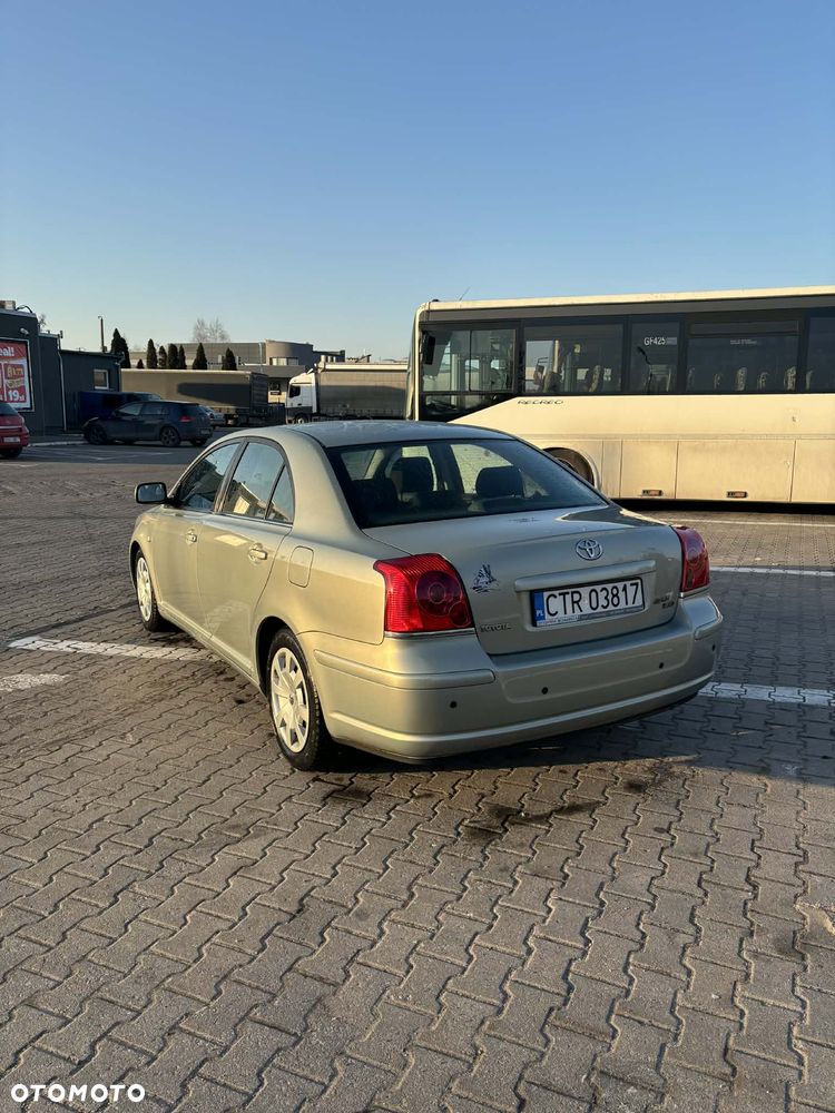 Toyota Avensis 2.0 VVT-i High - 6