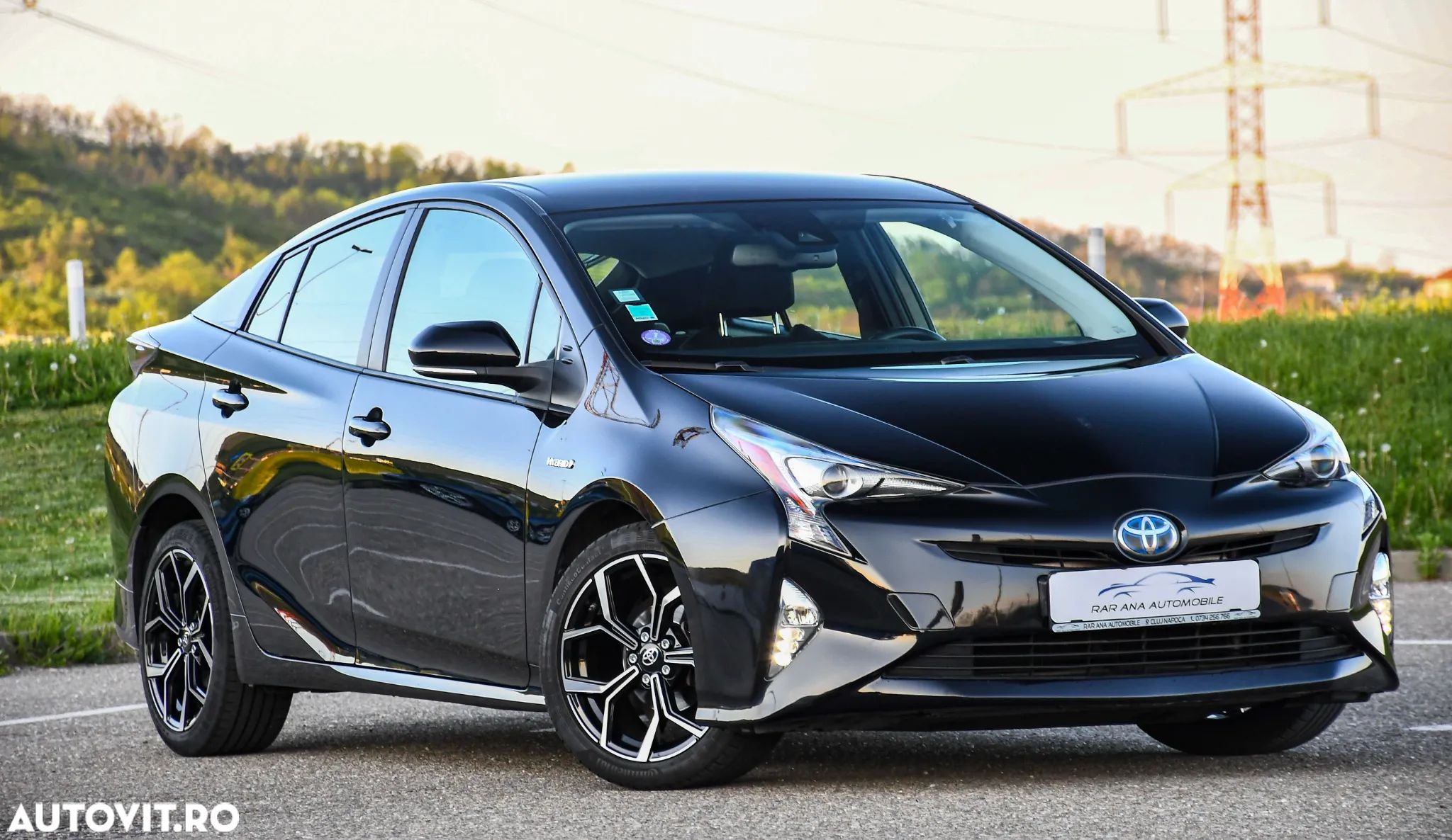 Toyota Prius 1.8 Dual VVT-i Sol+ - 1