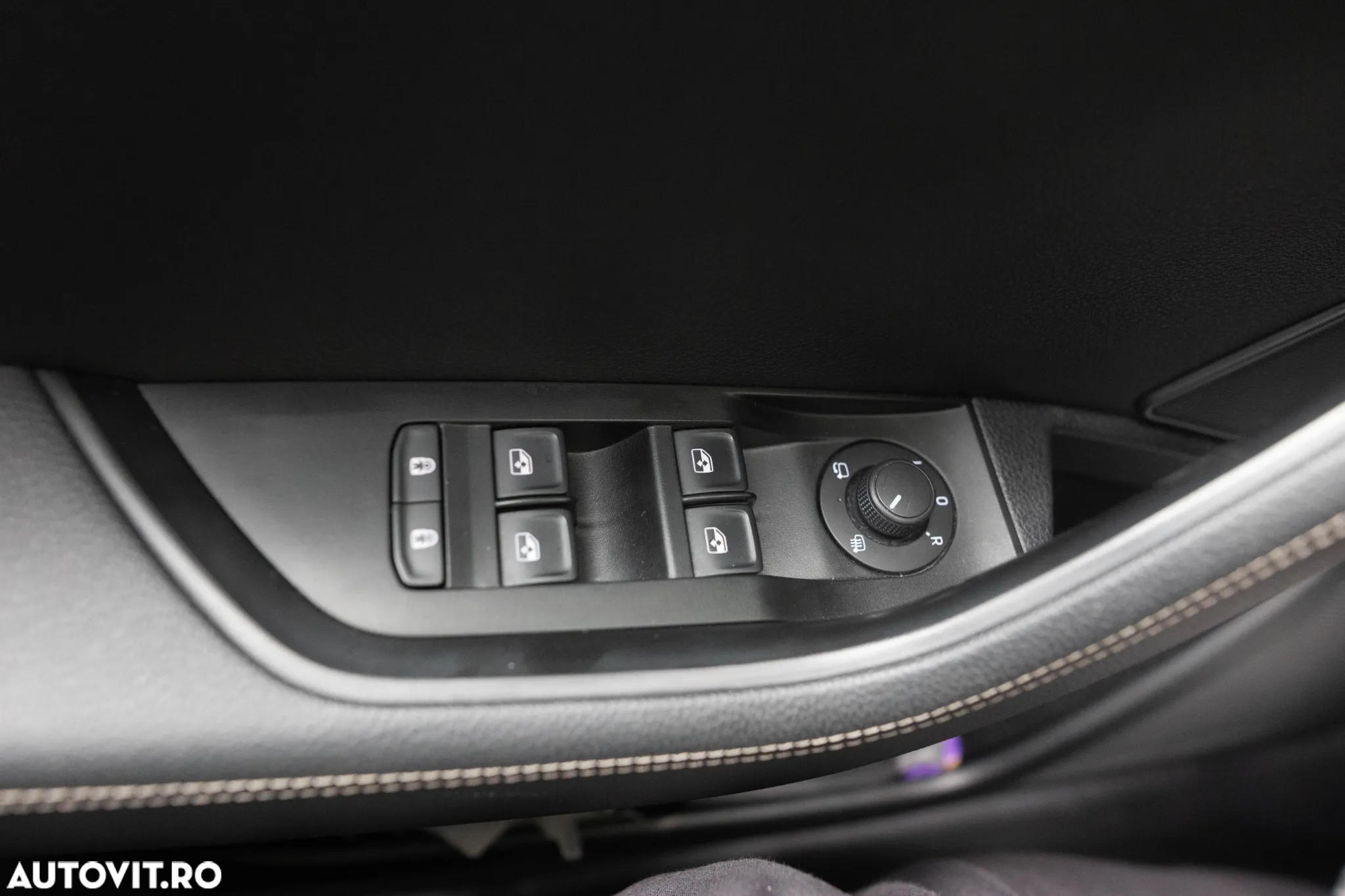 Skoda Superb Combi 2.0 TDI 4X4 DSG Scout - 26