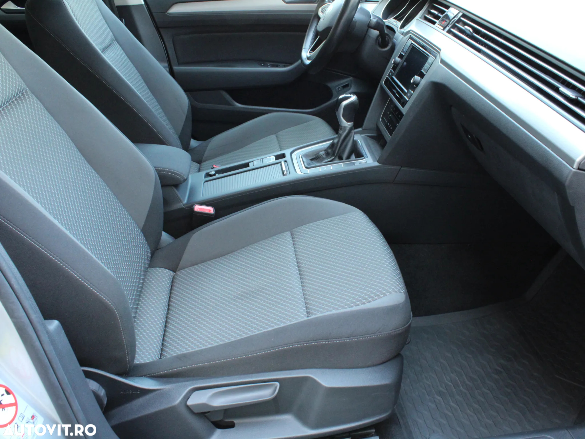 Volkswagen Passat 1.5 TSI ACT Trendline - 14