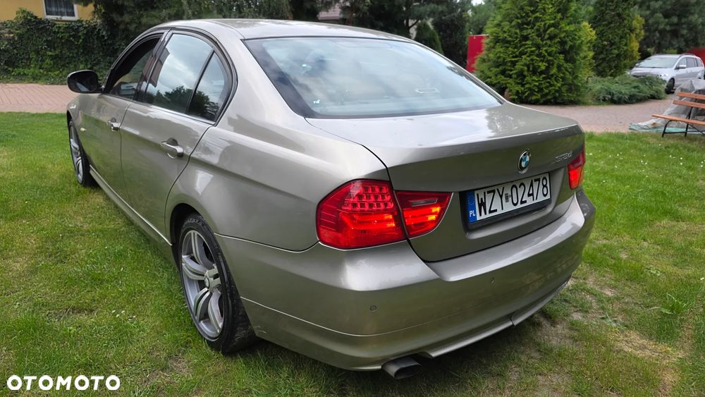 BMW Seria 3 318d - 21