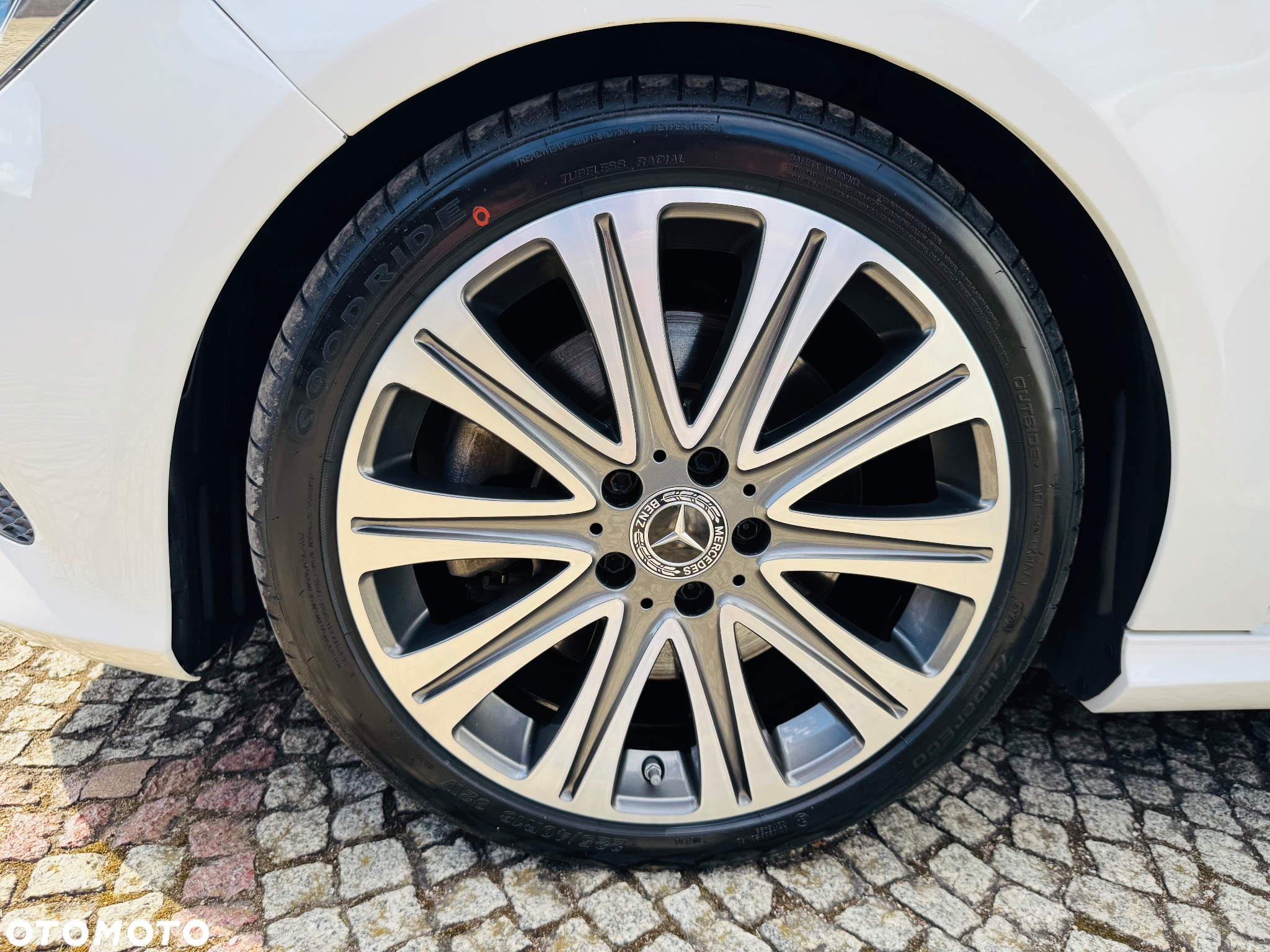 Mercedes-Benz CLA 250 7G-DCT - 19