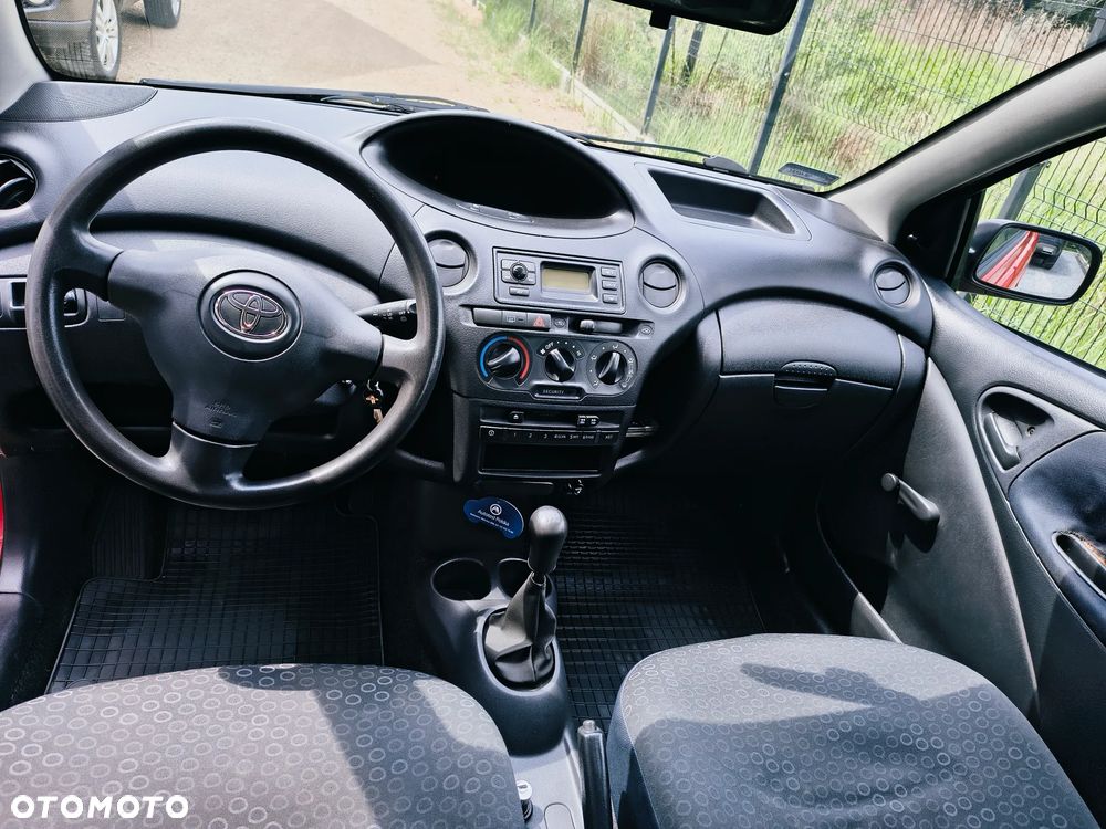 Toyota Yaris 1.0 Base - 5