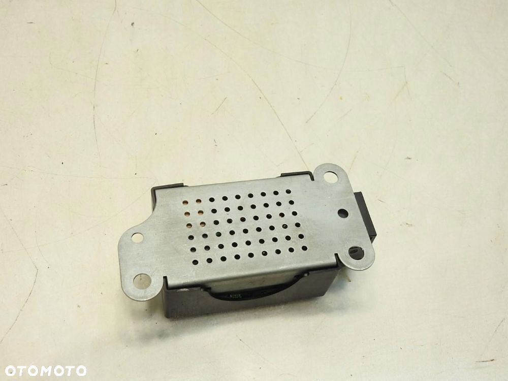 WZMACNIACZ ANTENY VW GOLF VI 5M0035570B - 6