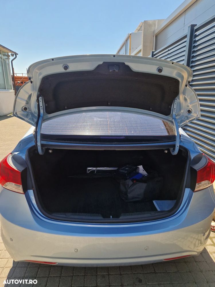 Hyundai Elantra 1.6 MPi - 6