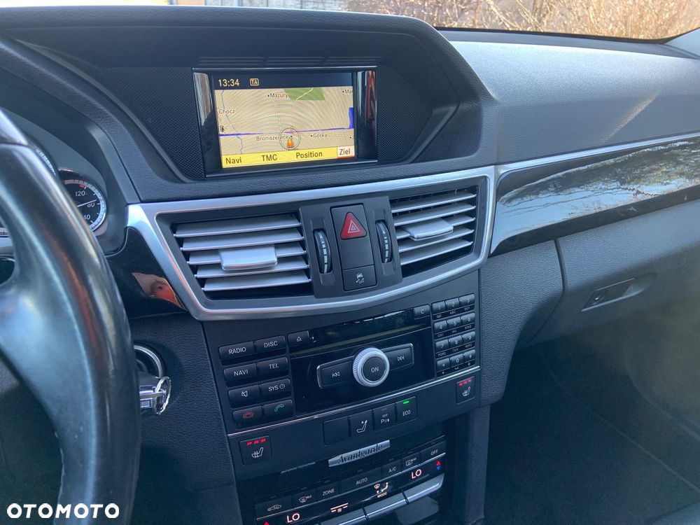 Mercedes-Benz Klasa E 200 CGI BlueEffICIENCY - 17