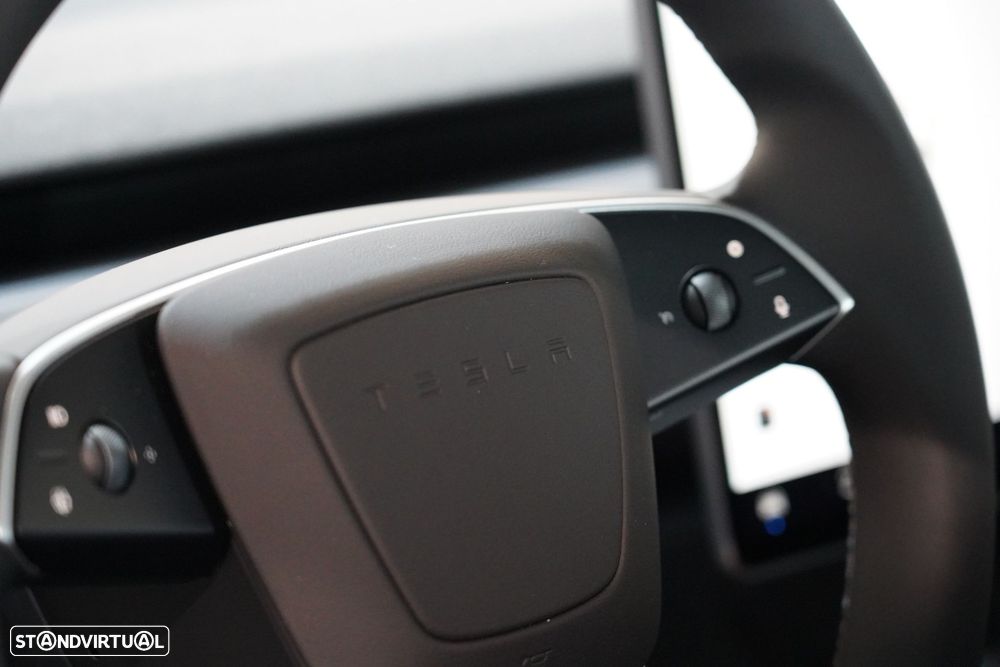 Tesla Model 3 - 10