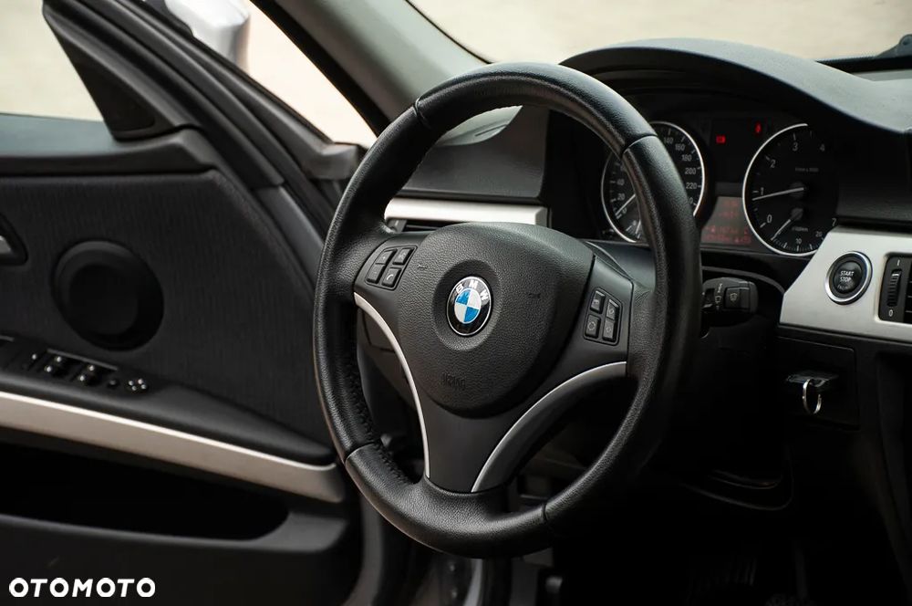 BMW Seria 3 318i - 7