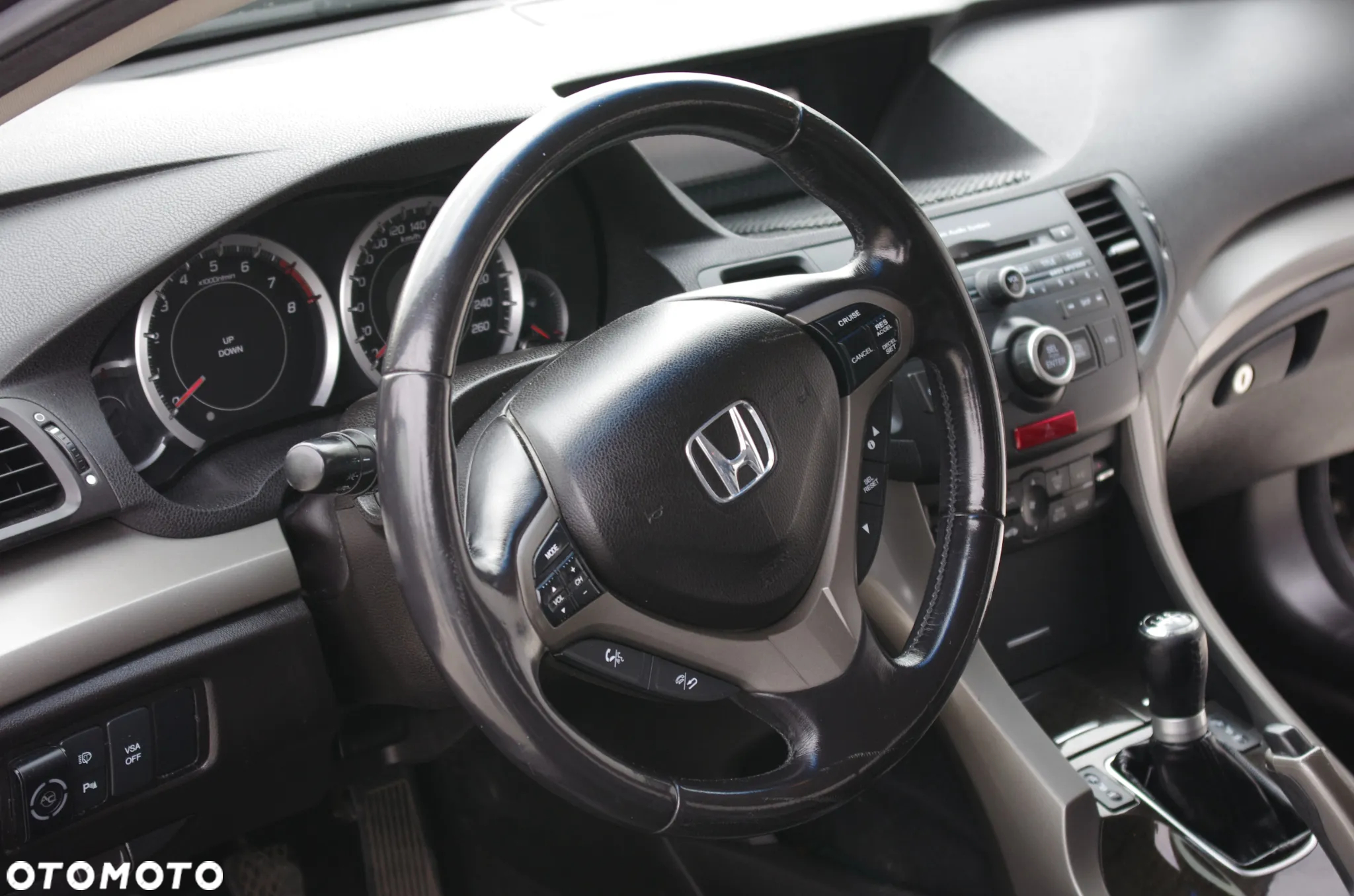Honda Accord 2.0 Executive - 18