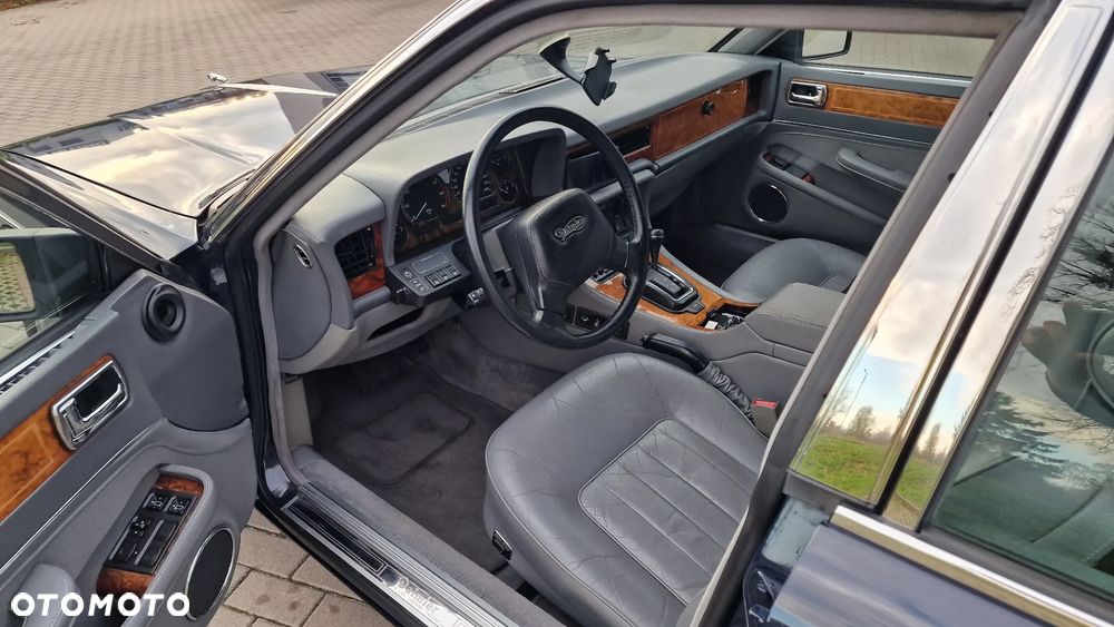 Jaguar Daimler 4.0i - 23