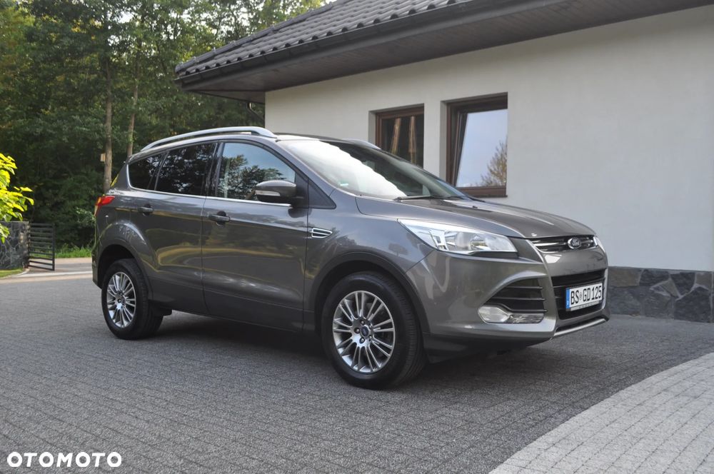 Ford Kuga 2.0 TDCi 2x4 Titanium - 14