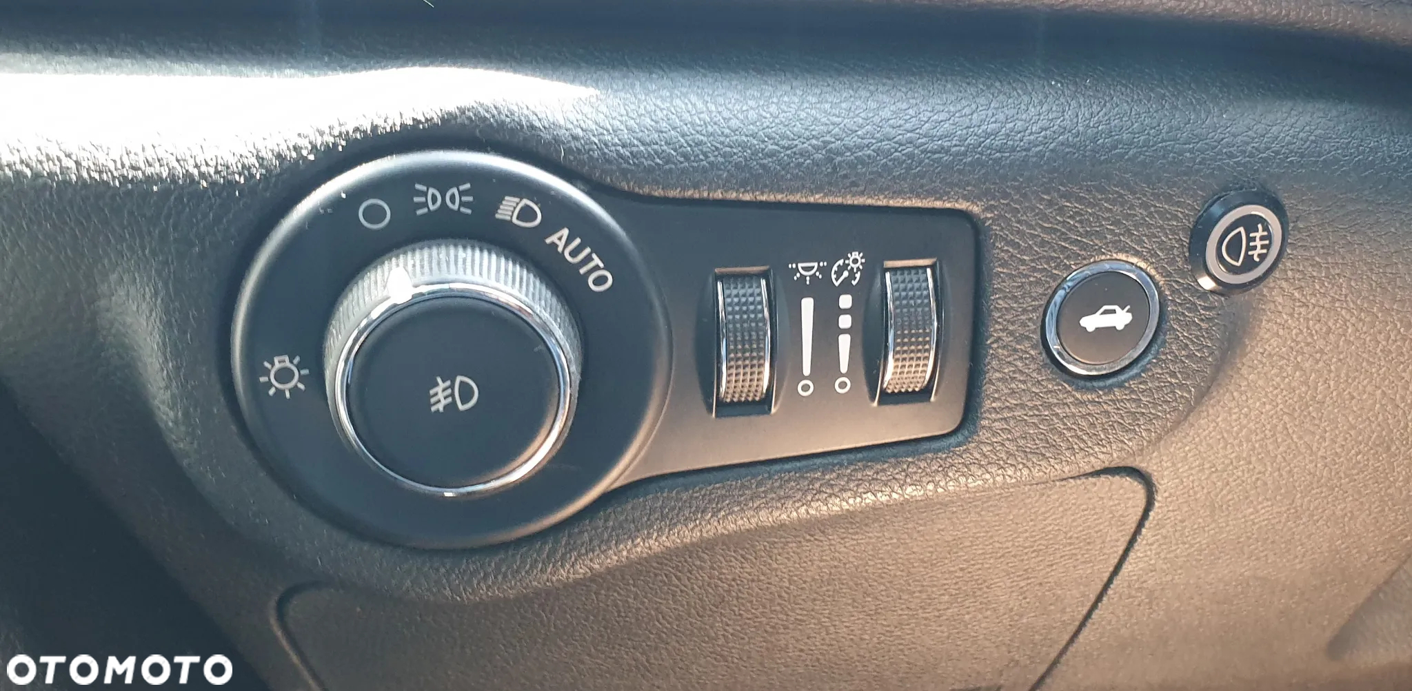 Chrysler 200 - 11