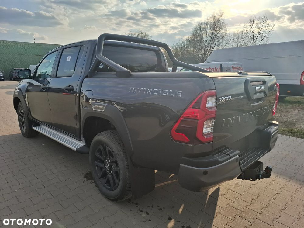Toyota Hilux 2.8 D-4D Double Cab Invincible 4x4 - 4