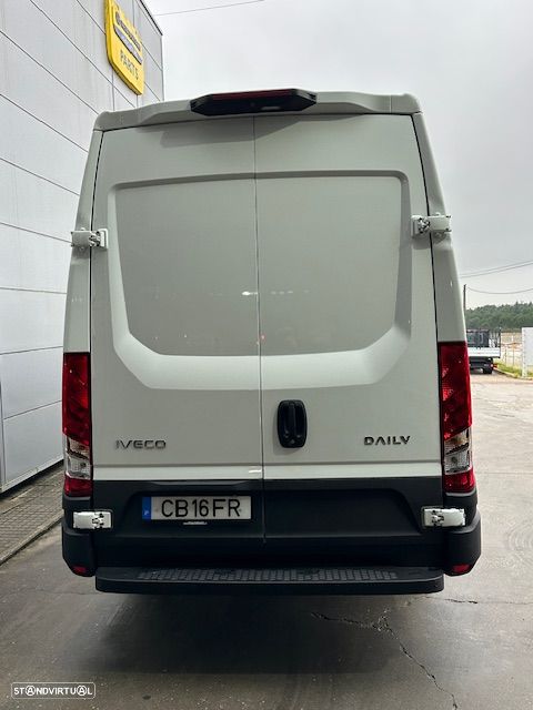 Iveco DAILY 35S16 A8 ( cx. automática) - 4