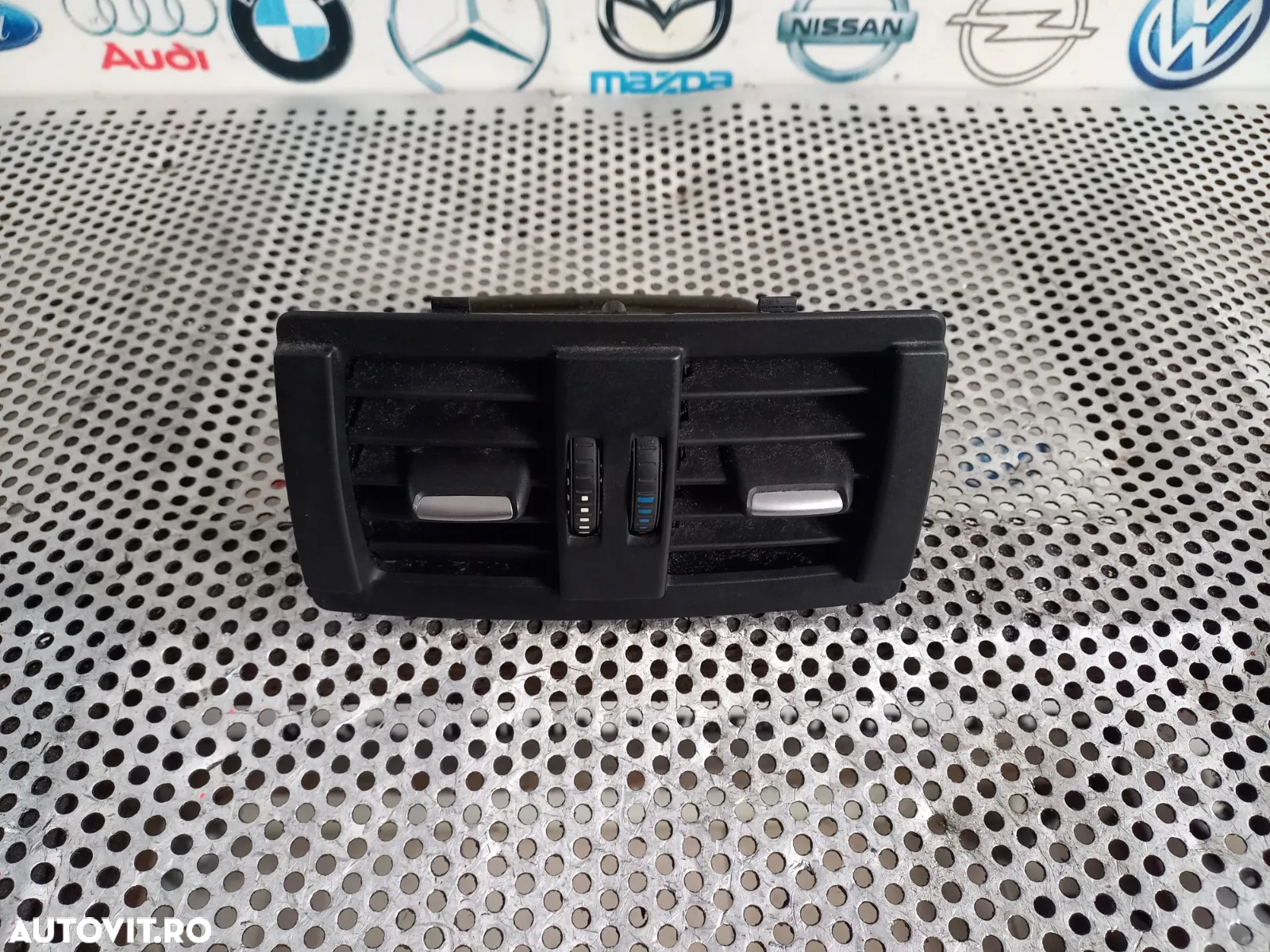 Grile Grila Ventilatie Spate Bmw Seria 3 F30 F31 Dezmembrez Motor N47D20D  - Dezmembrari Arad - 5