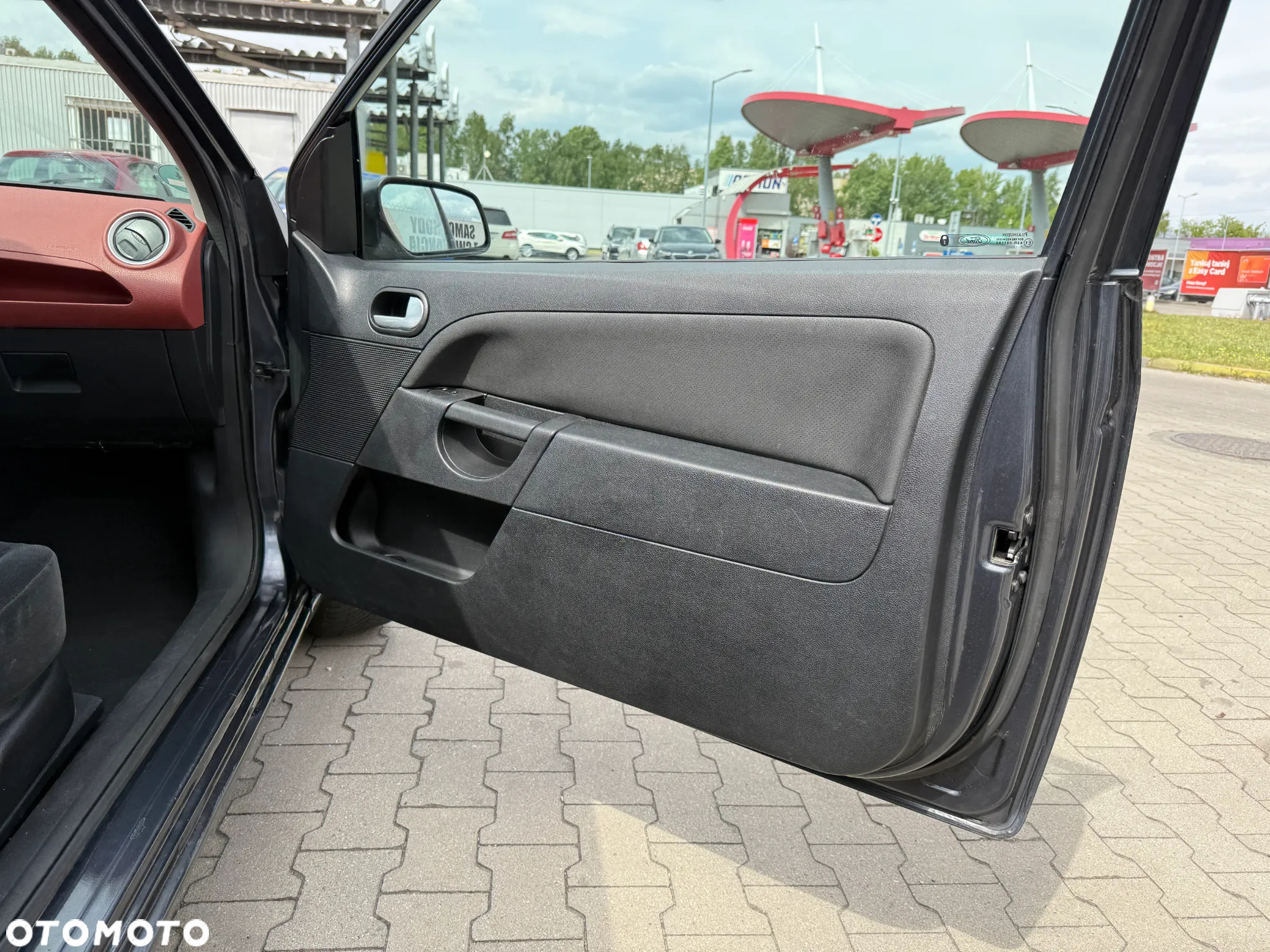 Ford Fiesta 1.4 Ambiente - 21