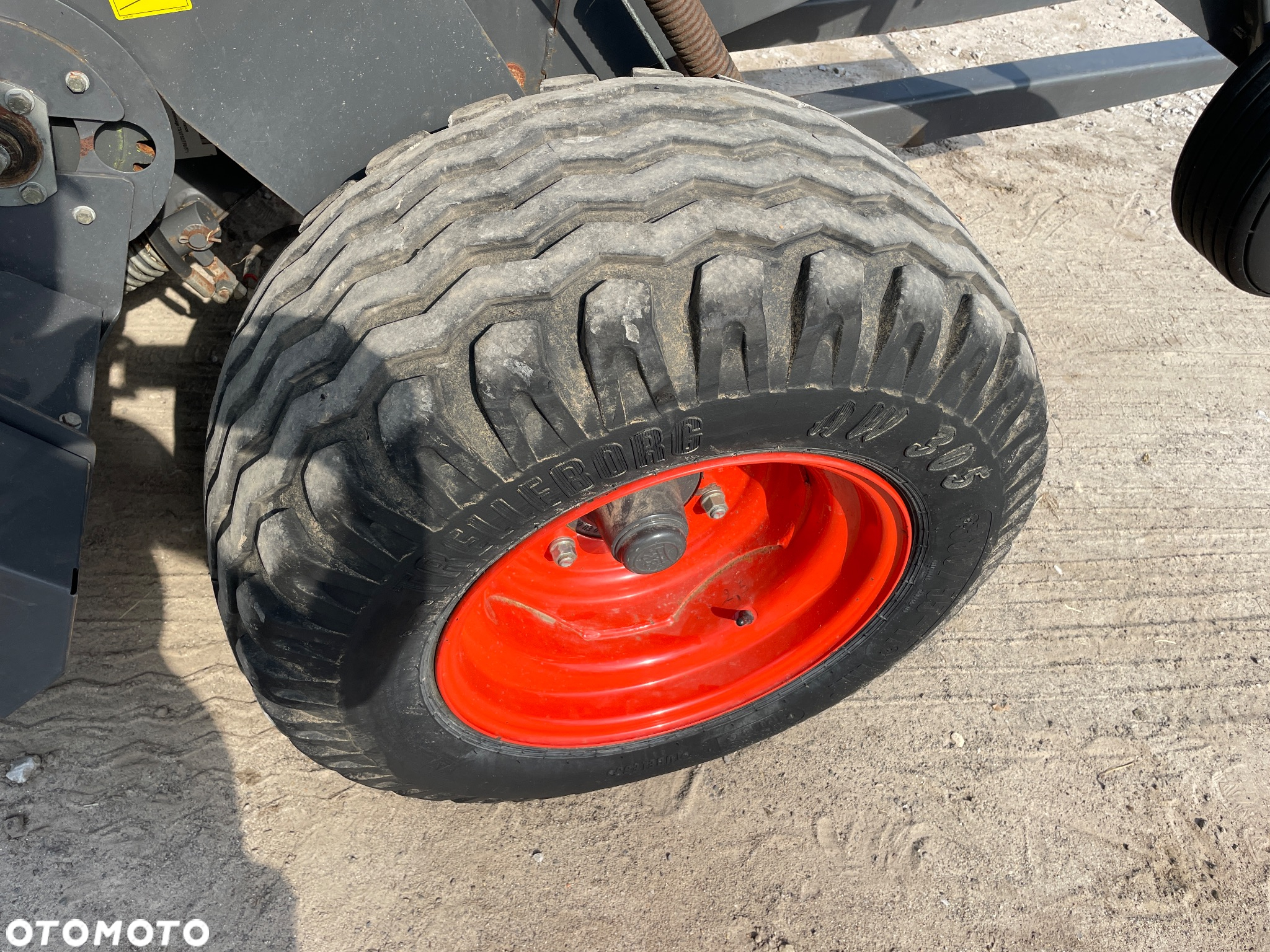 Claas Variant 370 - 14