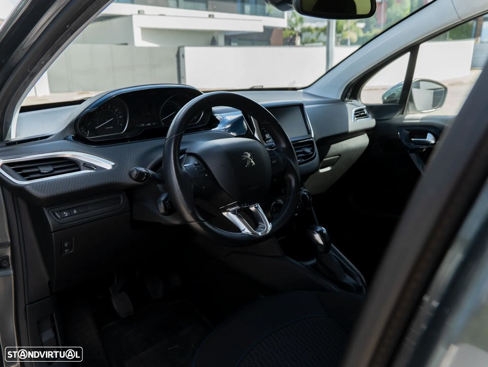Peugeot 208 1.2 PureTech Style - 11