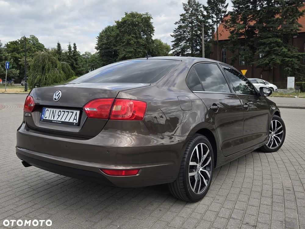 Volkswagen Jetta 1.2 TSI Comfortline - 10
