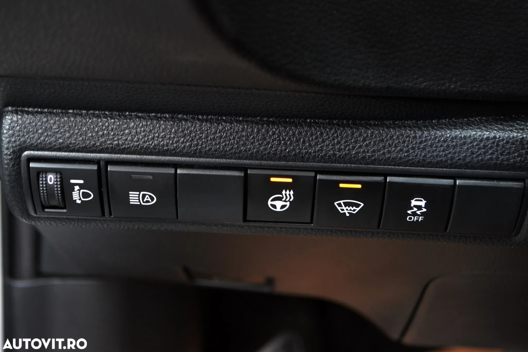 Toyota Corolla 2.0 Hybrid Lounge - 11