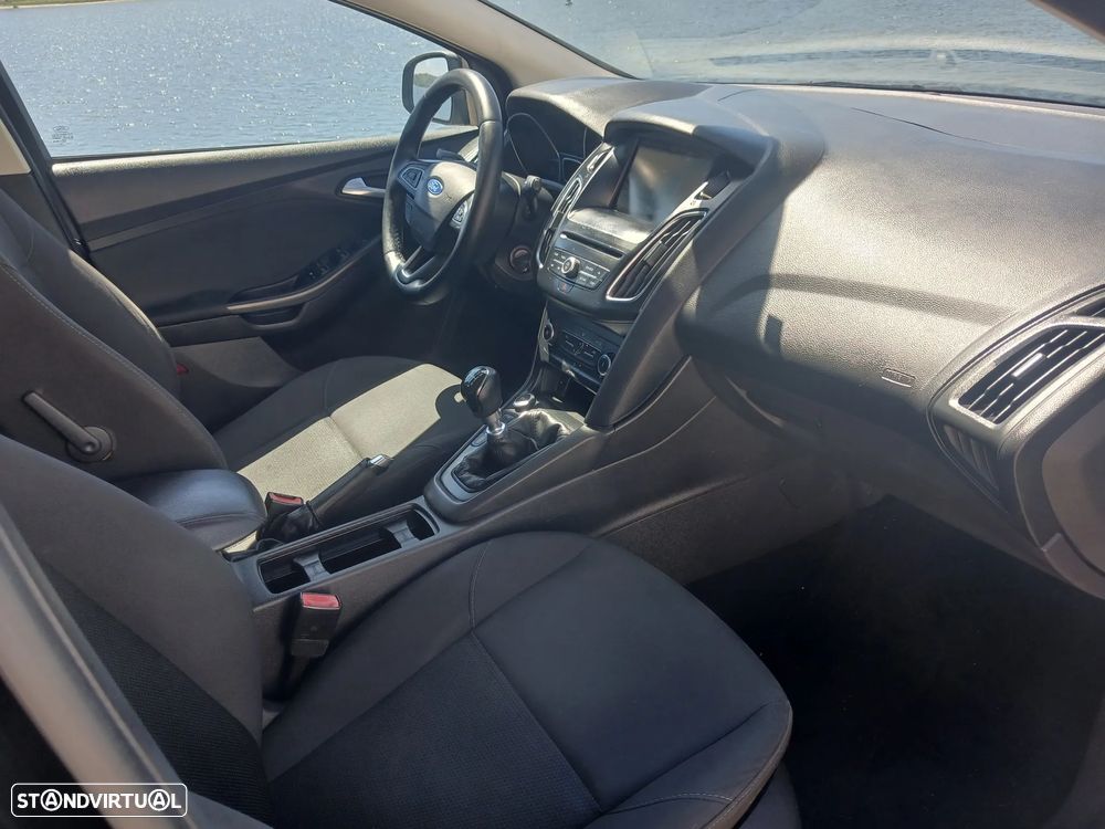 Ford Focus SW 1.5 TDCi Trend ECOnetic - 39