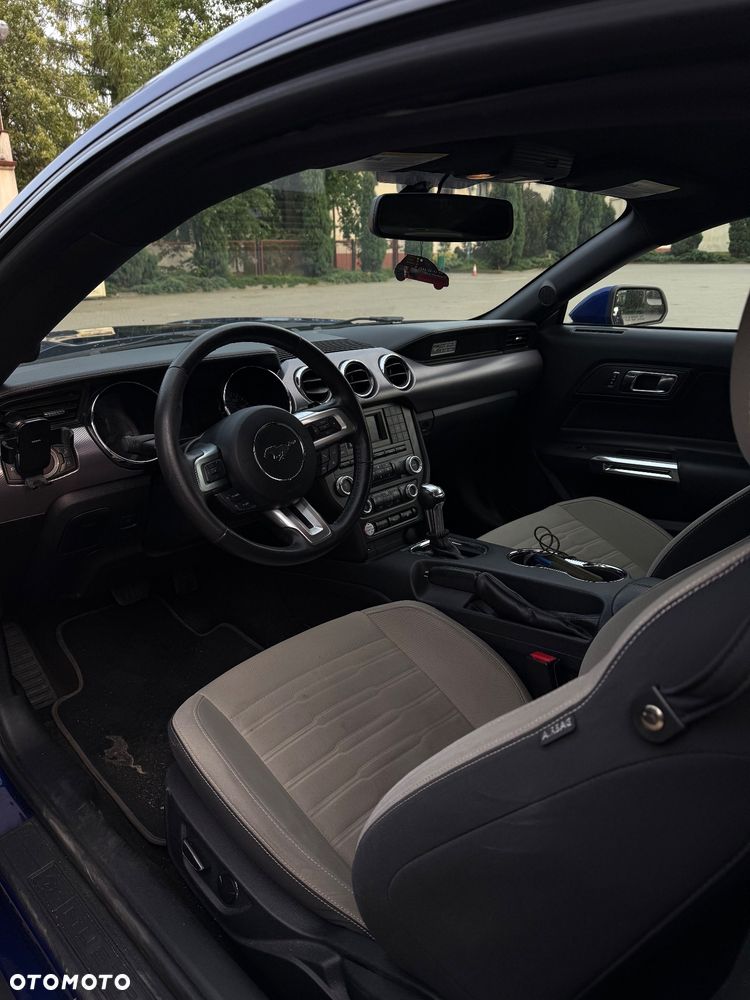 Ford Mustang 5.0 V8 GT - 12